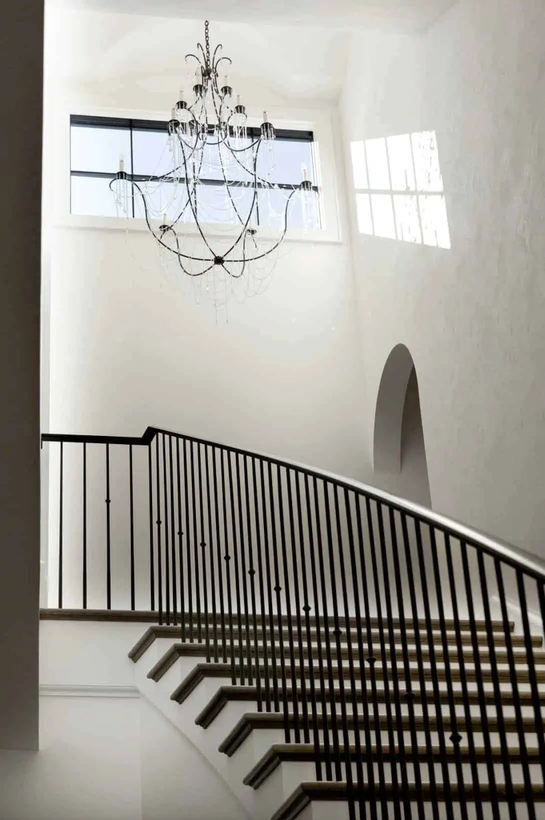 Etrafı Ağaçlarla Çevrili Muhteşem Bir Villa