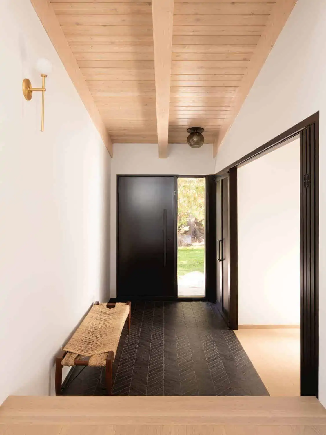 Sessiz Ormanların İçinde Mükemmel Bir Göl Evi