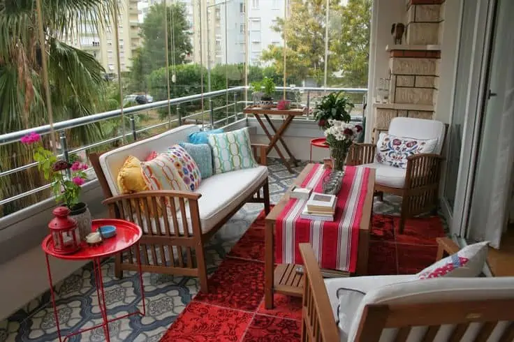 Balkon Dekorasyonu Süslemeleri Nasıl Yapılır?